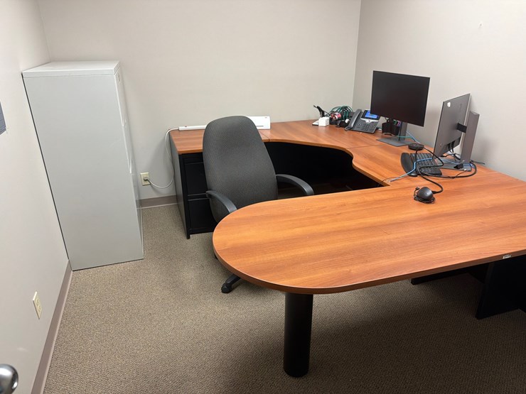 #3540-•-lot-of-office-furniture-|-located-in-st.-rose,-la-image-3