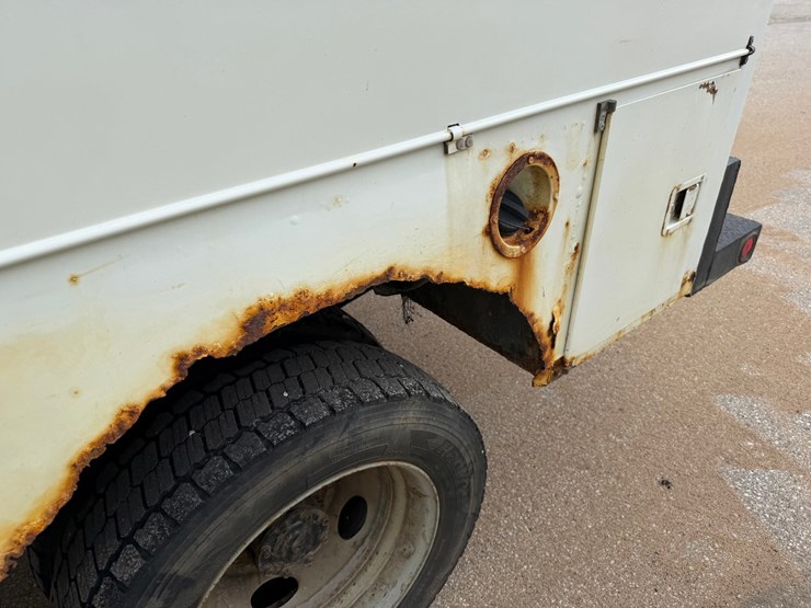 2001-ford-f450-image-40