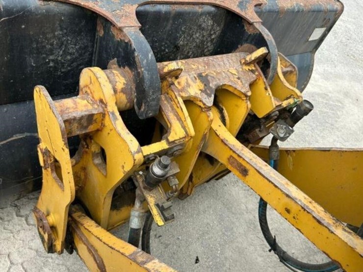 2016-caterpillar-938k-image-54