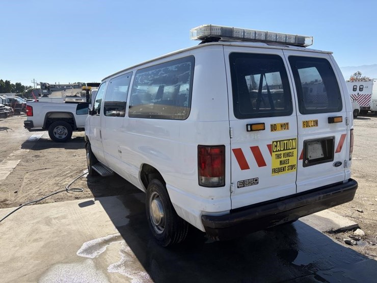 2002-ford-transit-image-4
