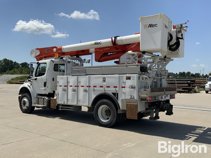 2016-freightliner-m2-106-image-15
