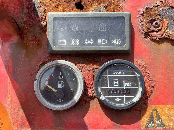 #6052-•-manitou-piggyback-forklift-image-26