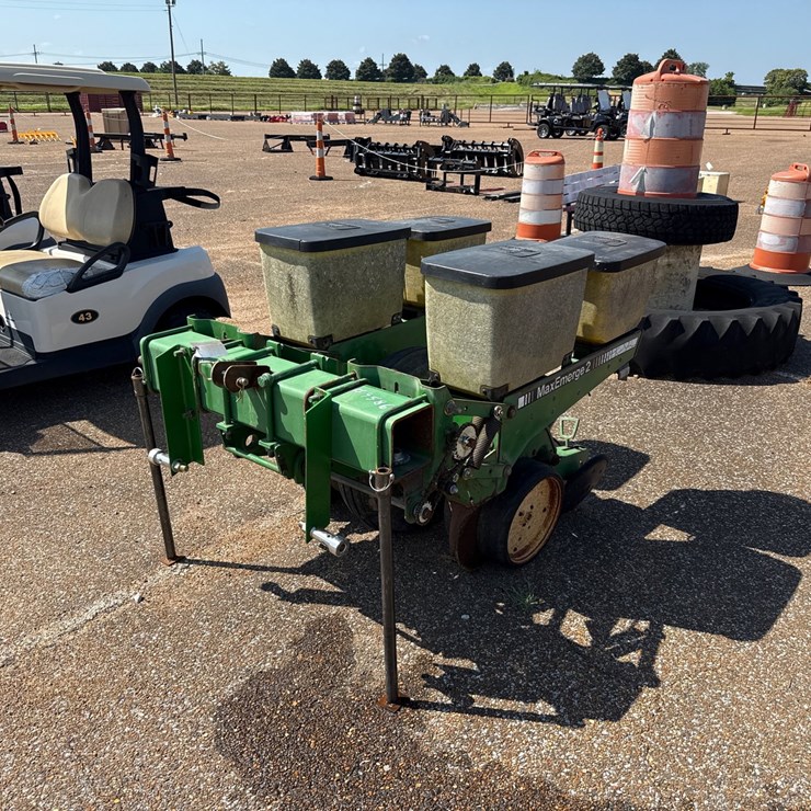 JOHN DEERE 2