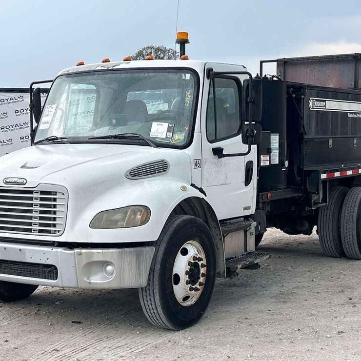 2009 FREIGHTLINER M2 106