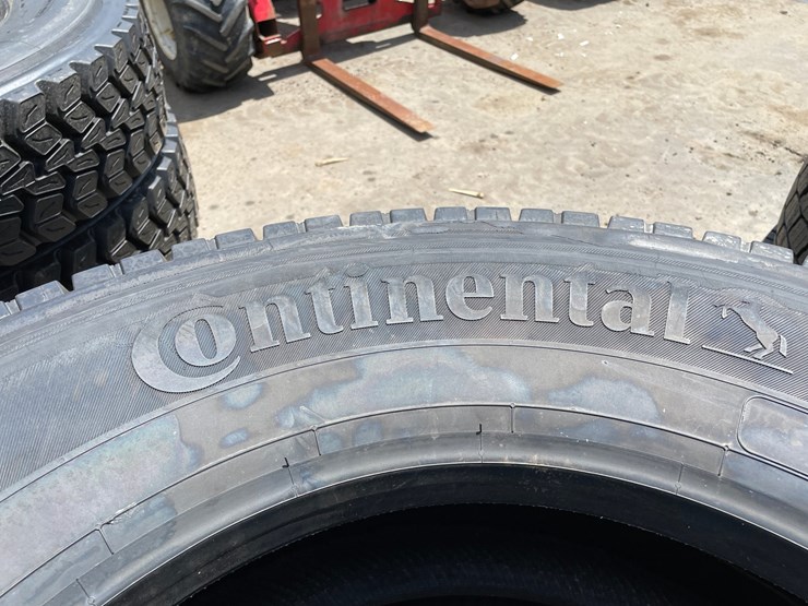 #6513-•-set-of-(4)-semi-tires-image-7