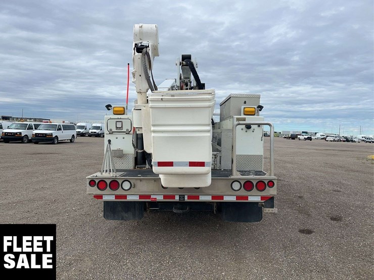2021-ford-f550-image-7