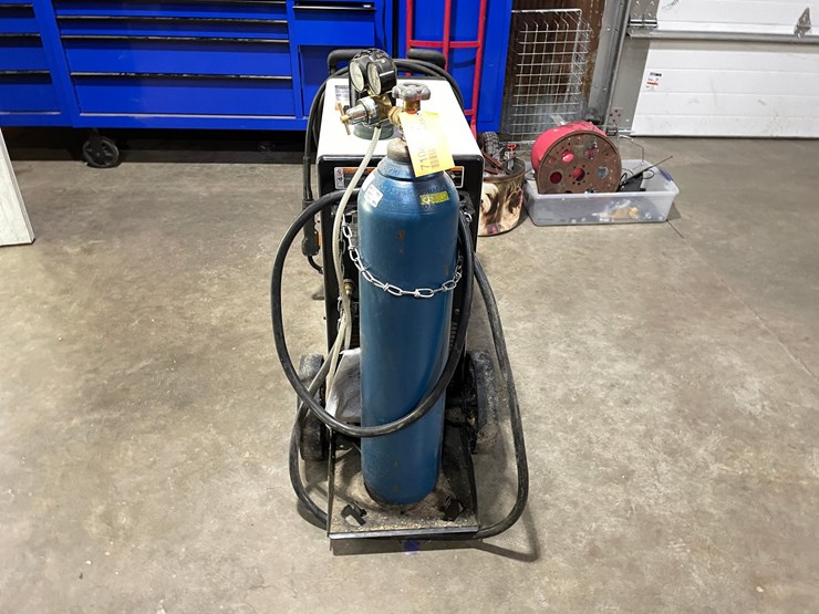 #7108-•-hobart-iron-man-240-wire-feed-welder-image-2