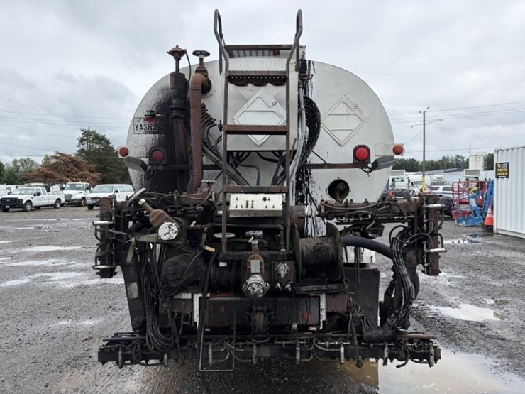 1992-freightliner-usf-1e-asphalt-distributor-truck-image-5