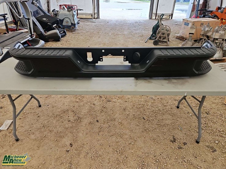 chevrolet-silverado-rear-bumper-4th-generation-image-1
