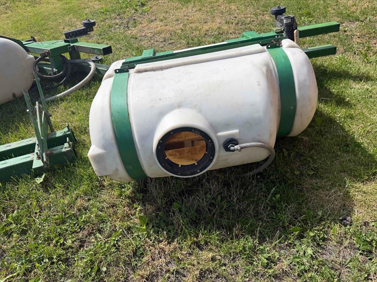 john-deere-saddle-tanks-image-1