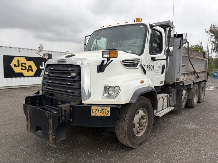 2018-freightliner-114sd-image-1