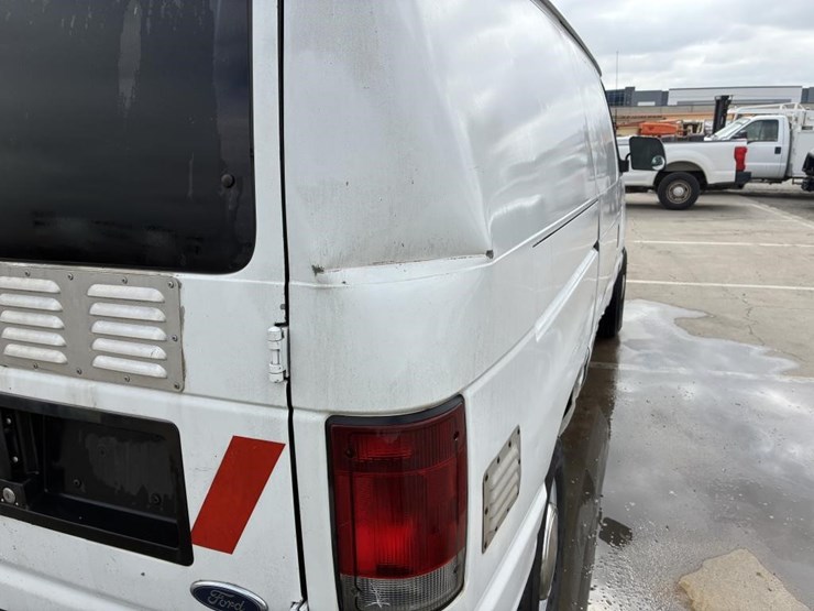 2001-ford-e250-image-7