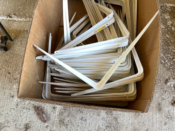 #7181-•-box-of-storage-shop-shelving-brackets-image-6