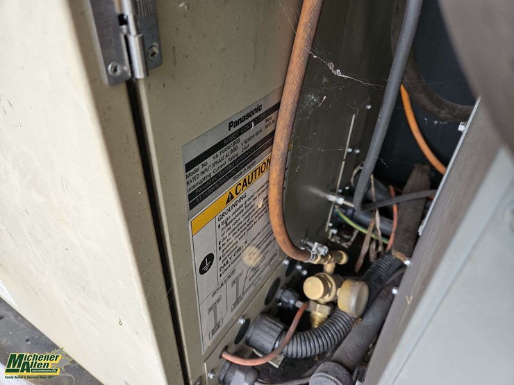 enclosed-miller/panasonic-auto-axcess-450-robotic-welder-image-8