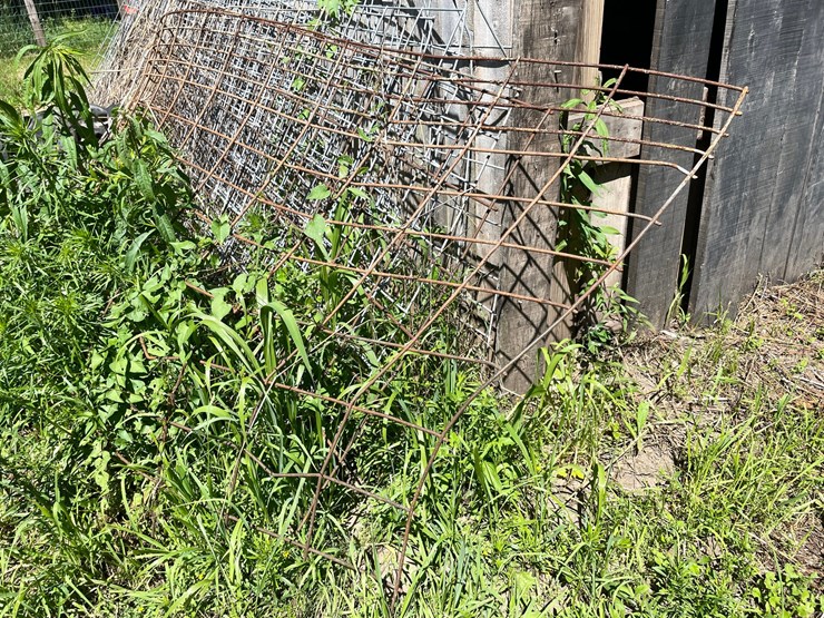 #7141-•-several-galvanized-livestock-panels-image-5