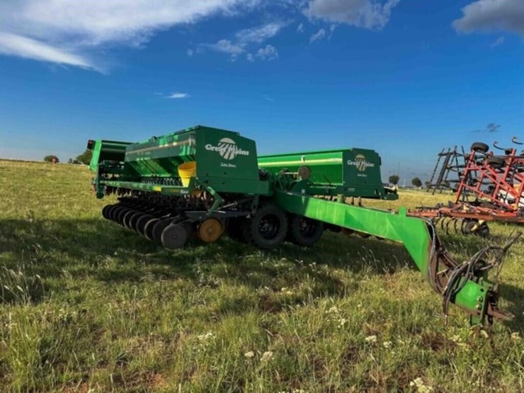 great-plains-field-cultivator-8556-(?)-image-1