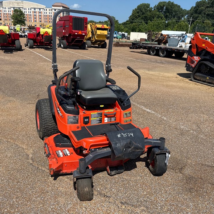 KUBOTA ZD326S