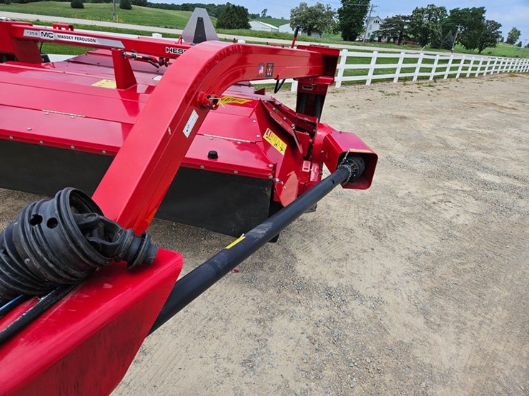 massey-ferguson-1359-image-12