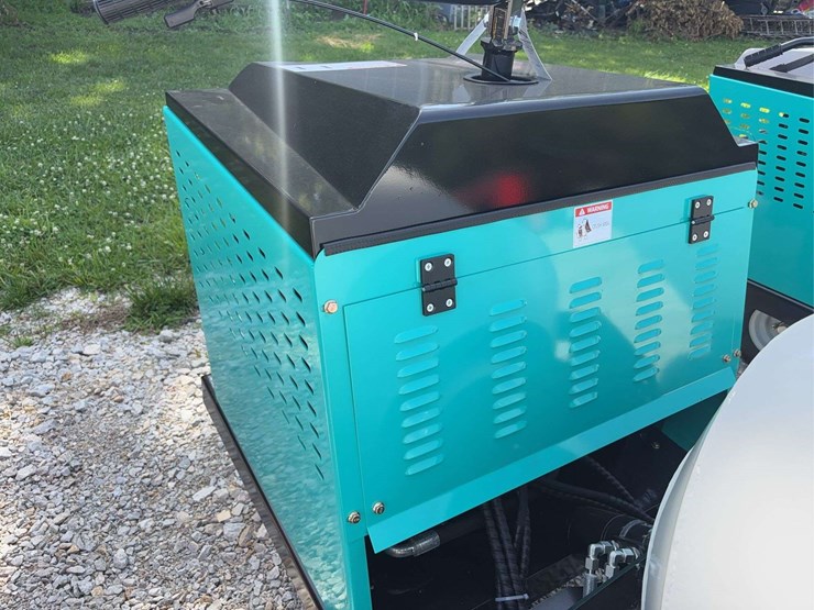 mt800-wheeled-mini-mixer-truck-with-13.5hp-gasoline-engine-image-10