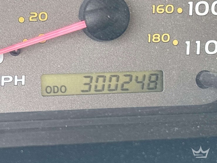 2002-toyota-sequoia-image-6
