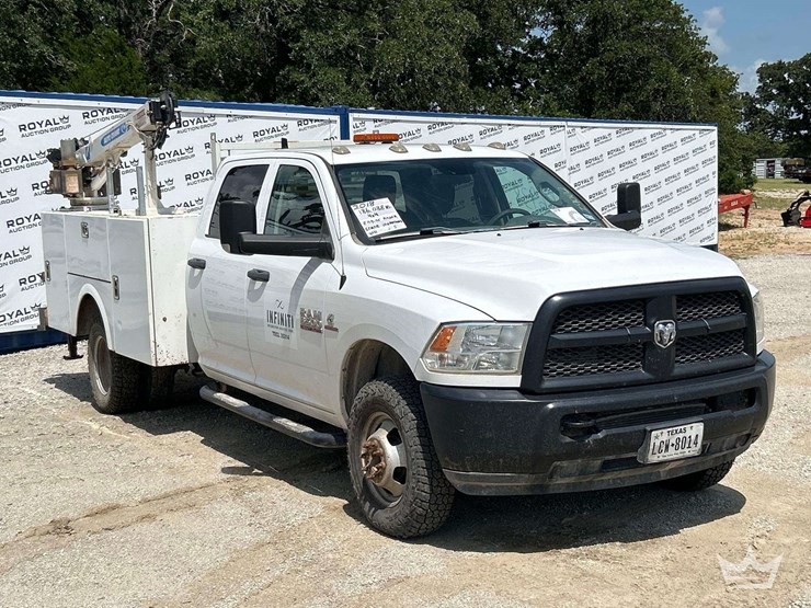 2018-dodge-3500-image-4