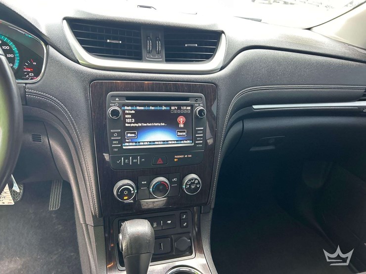 2017-chevrolet-traverse-image-14