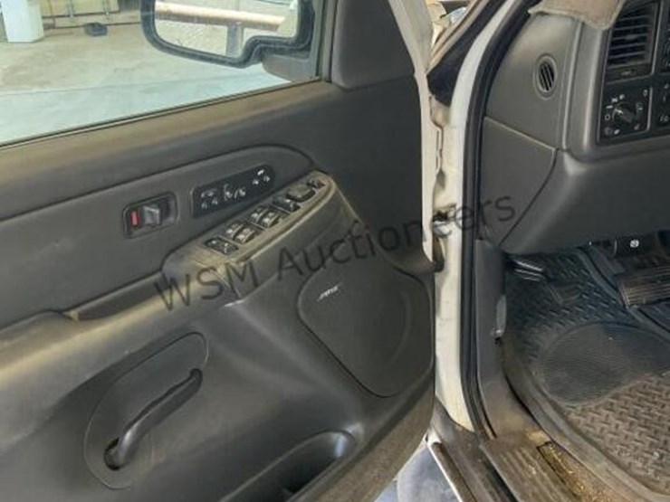 2003-chevrolet-avalanche-p/u-image-25