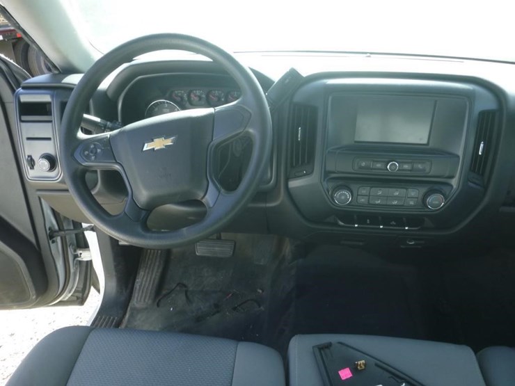 2017-chevrolet-1500-image-9