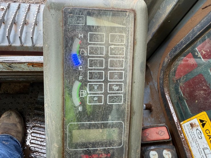 2019-takeuchi-tl8-image-21