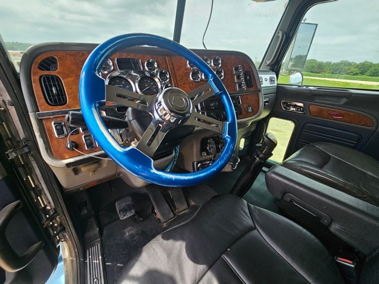 2006-peterbilt-386-image-49