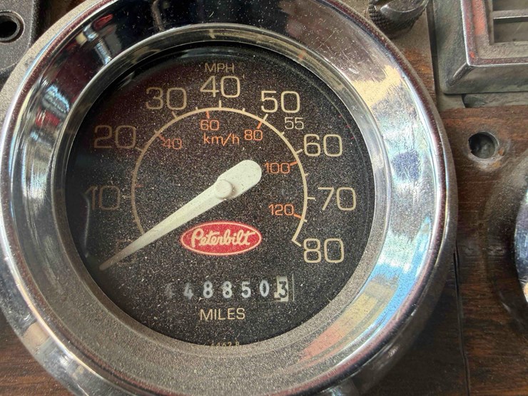 1999-peterbilt-378-image-19