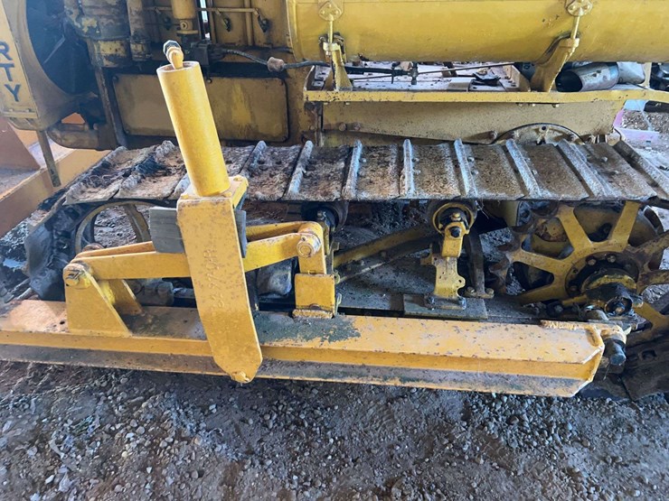 caterpillar-thirty-image-49