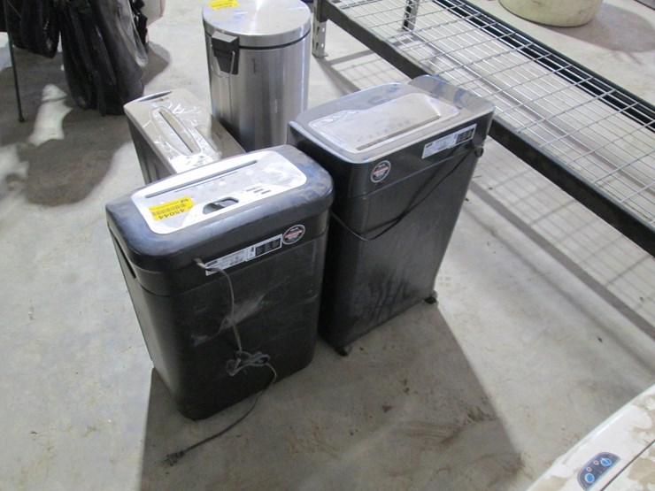 #45044-•-lot-of-(2)-staples-paper-shredder-inv#45044-image-2