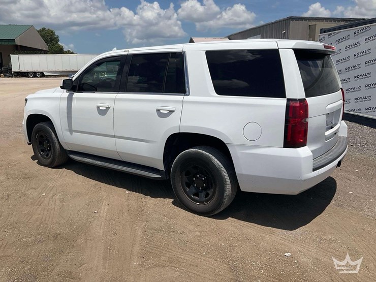 2020-chevrolet-tahoe-image-4
