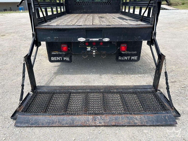 2020-ford-f550-image-27