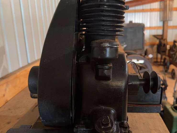 briggs-&-stratton-engine-image-2