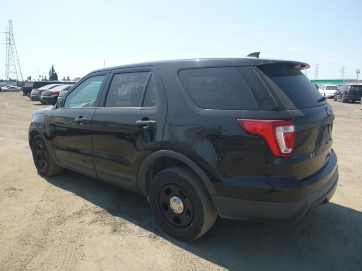 2017-ford-explorer-image-4