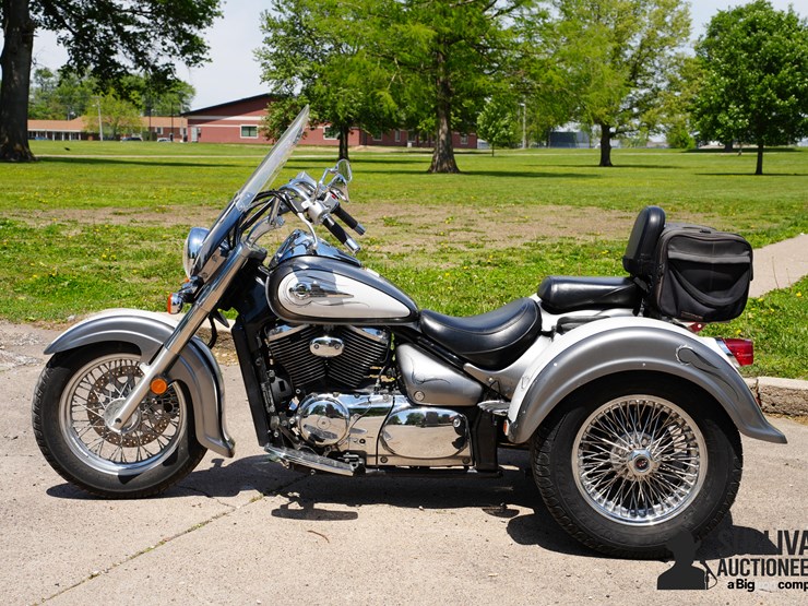 run-#13---2003-suzuki-vl800-trike-image-8