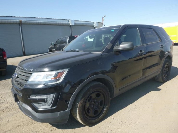 2016-ford-explorer-image-1