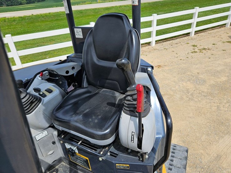 deere-35g-image-34