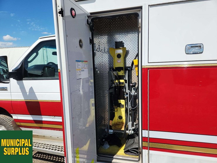 2017-ford-e450-image-24