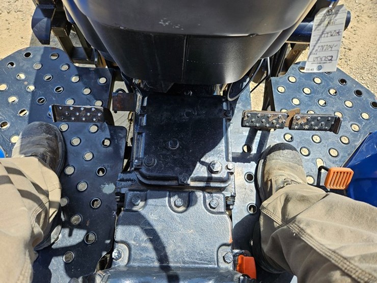 new-holland-tt60a-image-35