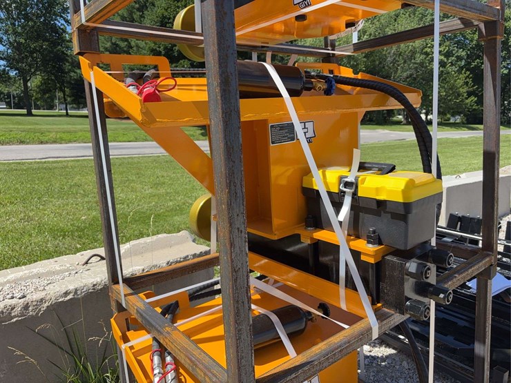 giyi-ad680-hydraulic-pile-hammer-image-3