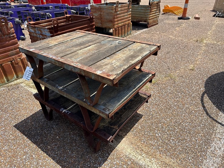 #9447-•-storage-tables-(x3)-image-4