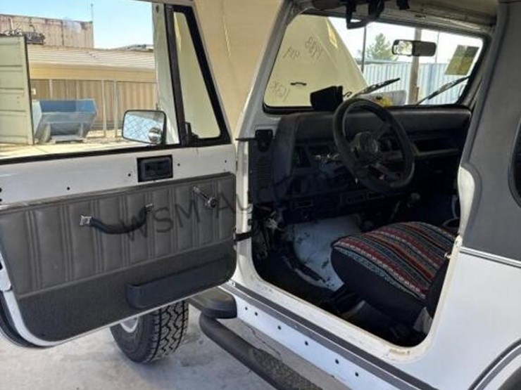 1988-jeep-wrangler-image-25