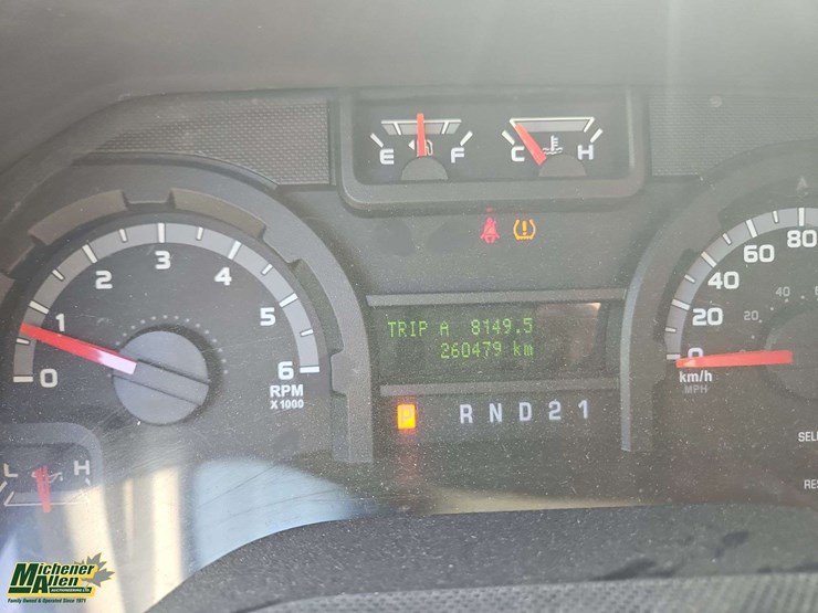 2010-ford-cargo-image-24