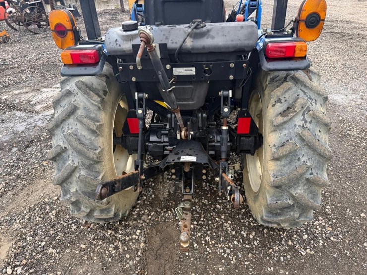 new-holland-workmaster-40-image-13