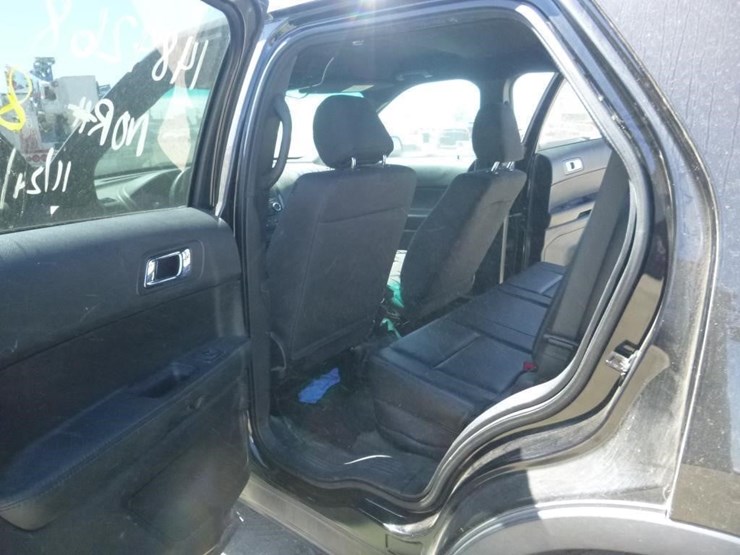 2016-ford-explorer-image-7