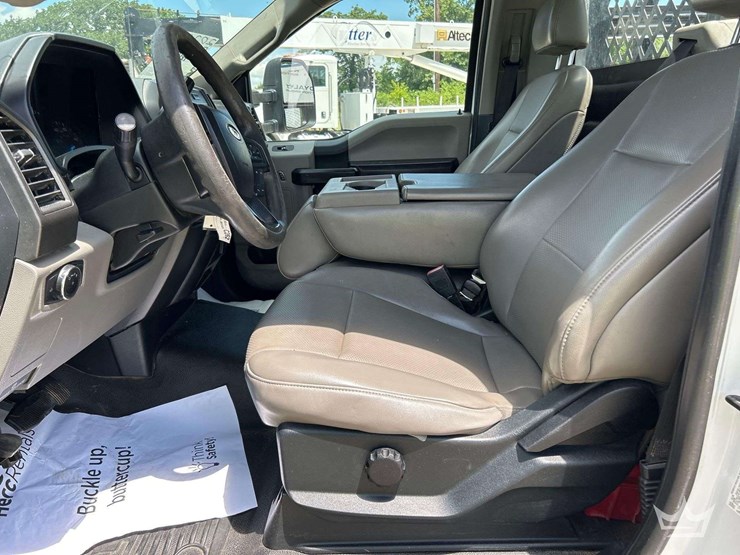 2020-ford-f550-image-13