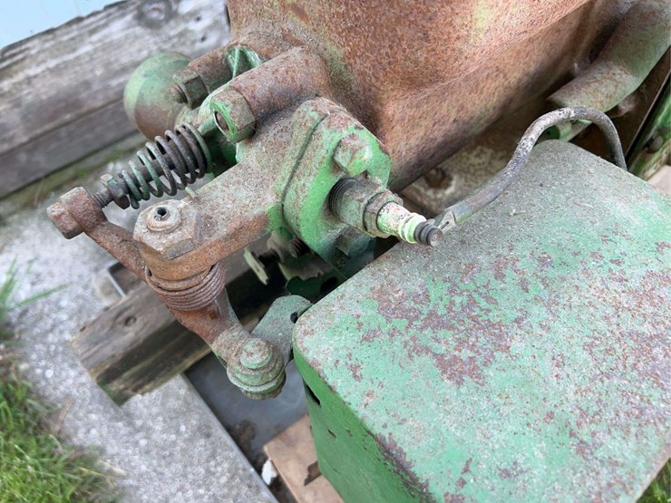 john-deere-e-1-1/2hp-image-12